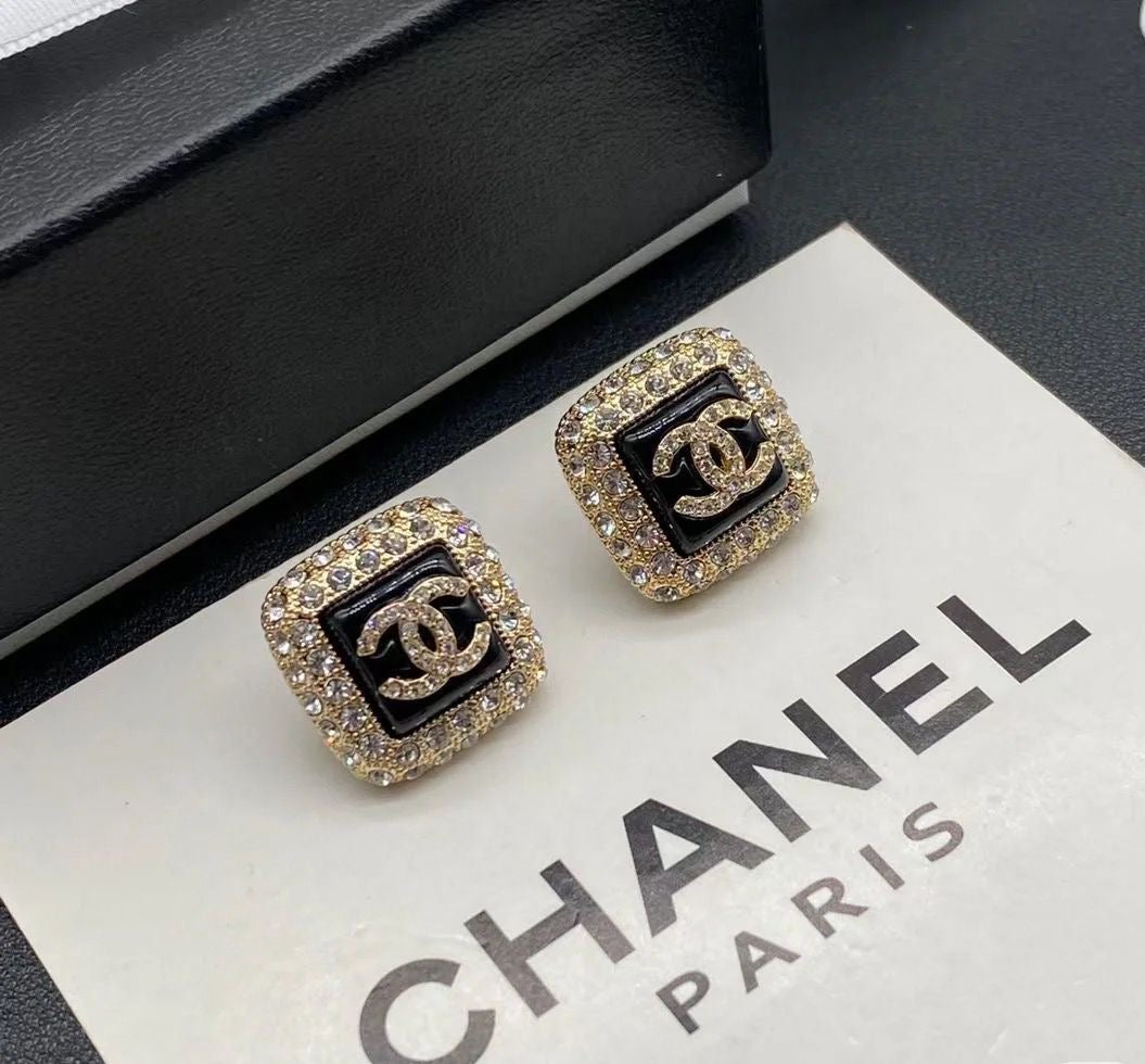 CHANEL Earring