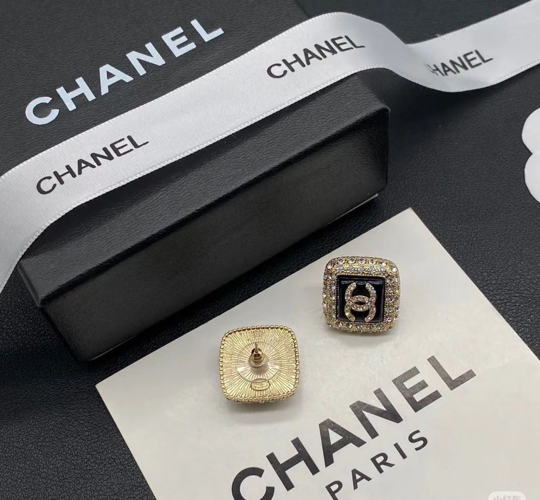 CHANEL Earring